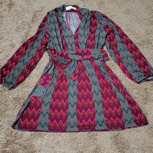 Dress - Picture 2 of 8